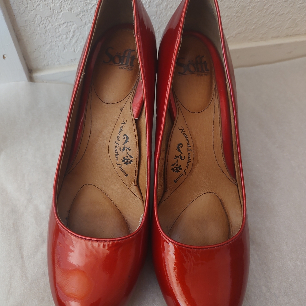 Sofft Women's Red Patent Leather Pumps
